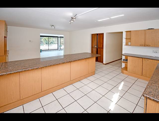 12 BEDROOM HOUSE FOR SALE IN FERNDALE